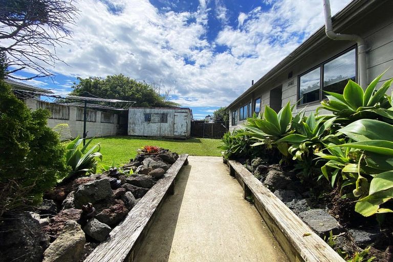 Photo of property in 24 Granville Drive, Massey, Auckland, 0614