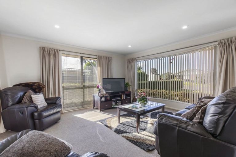 Photo of property in 13 Meachen Terrace, Waiuku, 2123