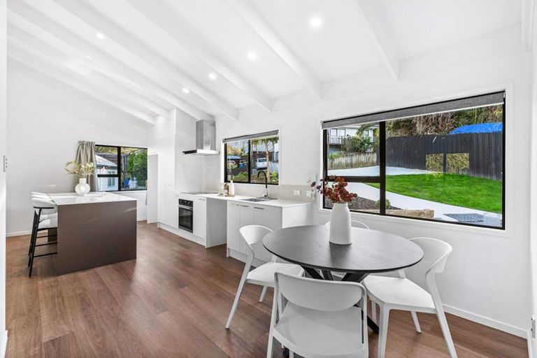 Photo of property in 14 Landsdale Place, Massey, Auckland, 0614