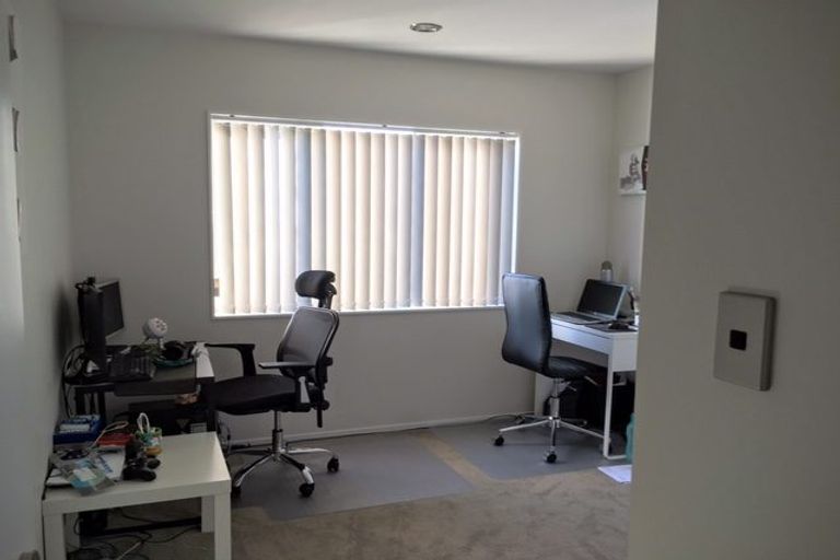 Photo of property in 2 Tarapiroe Avenue, Takanini, 2112