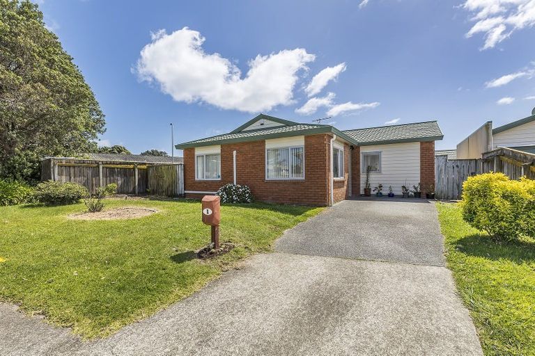 Photo of property in 1 Pohutukawa Grove, Titahi Bay, Porirua, 5022