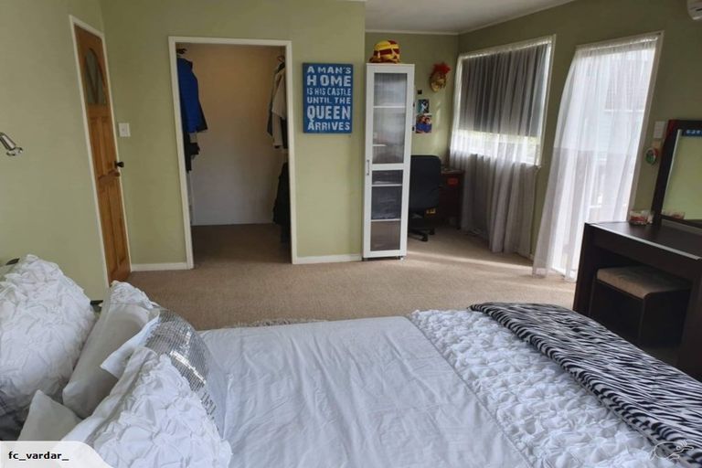 Photo of property in 17 Hewlett Road, Massey, Auckland, 0614