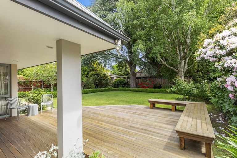 Photo of property in 23 Glenharrow Avenue, Avonhead, Christchurch, 8042