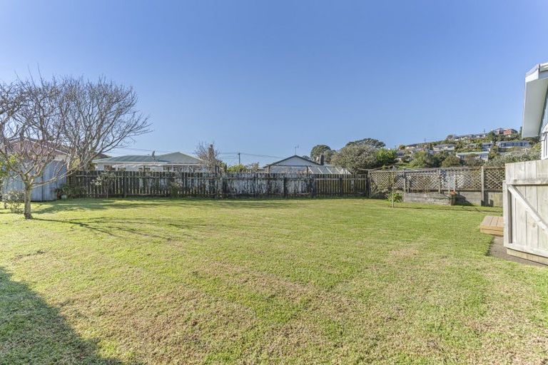 Photo of property in 6 Buckland Place, Spotswood, New Plymouth, 4310