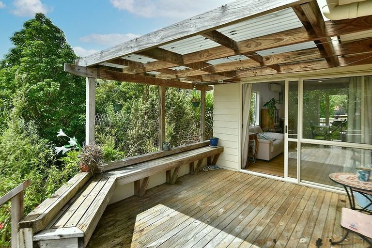 Photo of property in 19 Greta Place, Stanmore Bay, Whangaparaoa, 0932