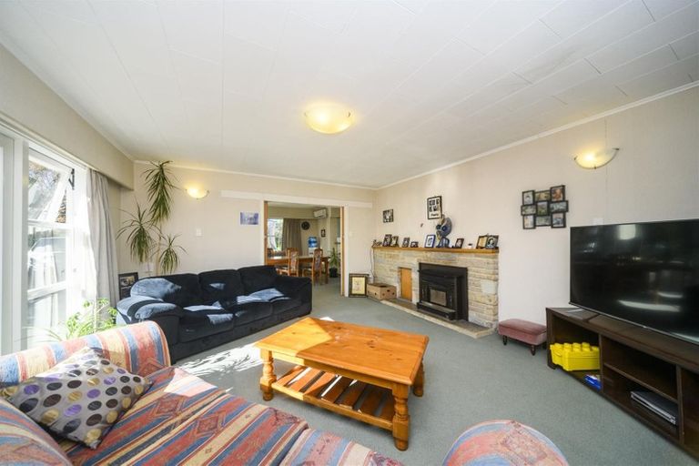 Photo of property in 16 Maunder Street, Marton, 4710