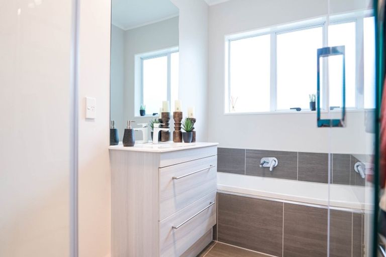 Photo of property in 2/45 Great South Road, Papakura, 2110