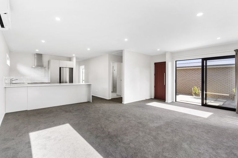 Photo of property in 41 Kingdale Road, Henderson, Auckland, 0610