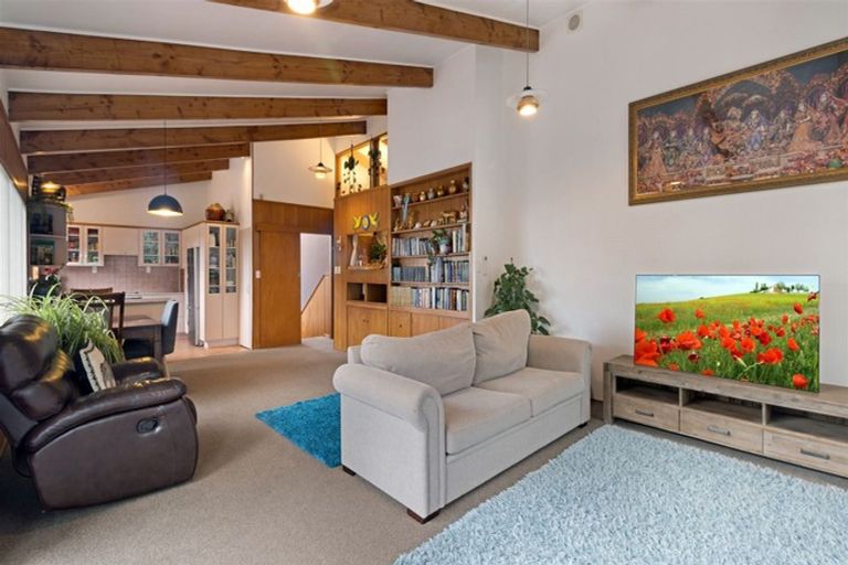 Photo of property in 151 Waimumu Road, Massey, Auckland, 0614