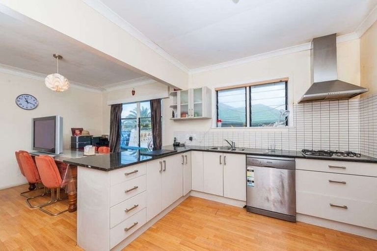 Photo of property in 111 Manuroa Road, Takanini, 2112