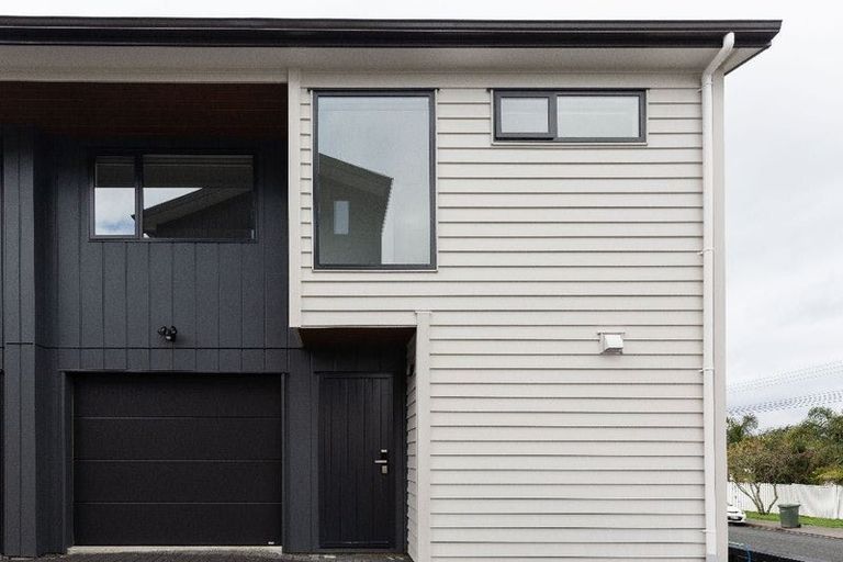 Photo of property in 57a Neil Avenue, Te Atatu Peninsula, Auckland, 0610