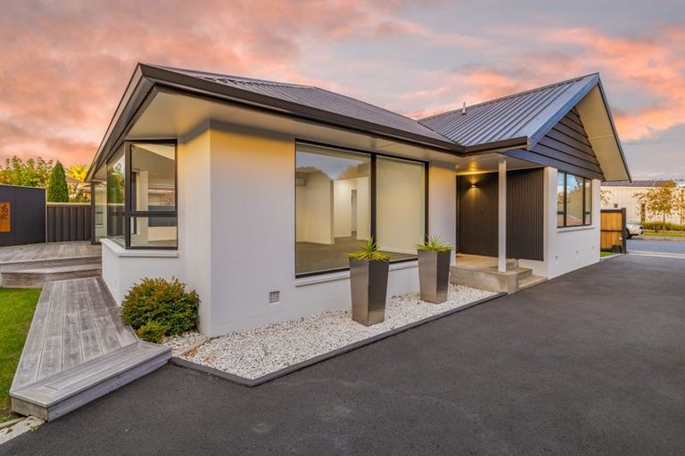 Photo of property in 33 Church Lane, Merivale, Christchurch, 8014