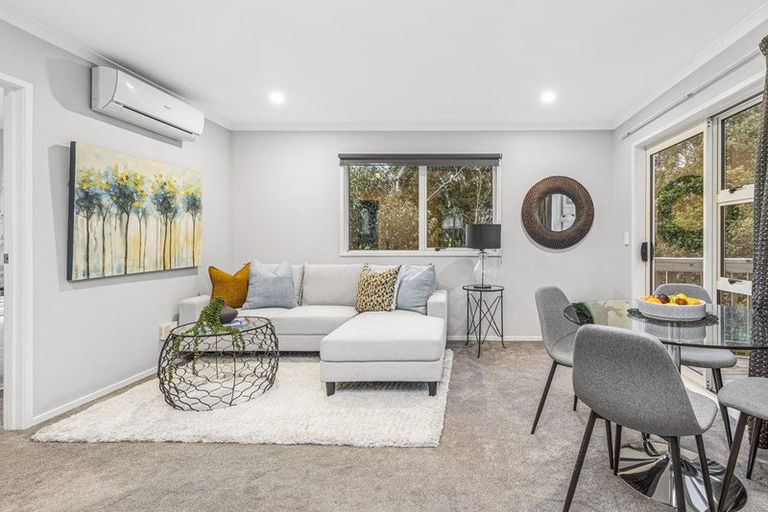 Photo of property in 14a Packham Place, Beach Haven, Auckland, 0626