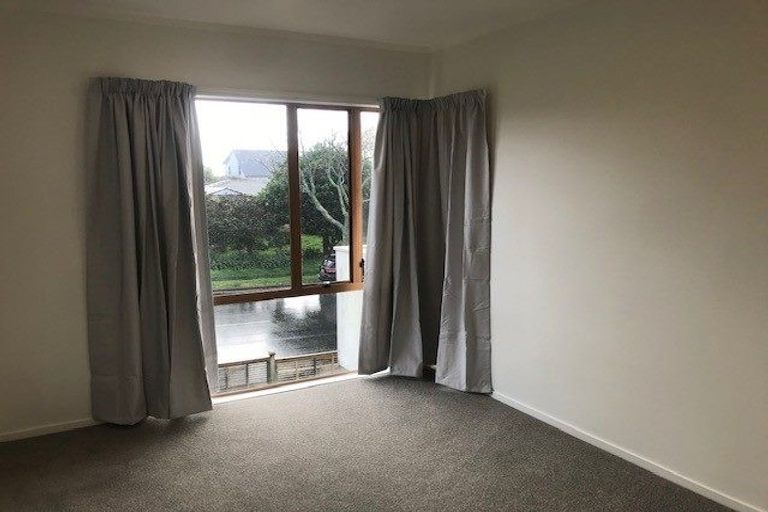 Photo of property in 12 Prince Regent Drive, Half Moon Bay, Auckland, 2012