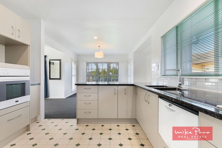 Photo of property in 646 Springs Road, Prebbleton, 7604