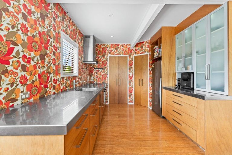 Photo of property in 334 Cove Road, Waipu, 0582