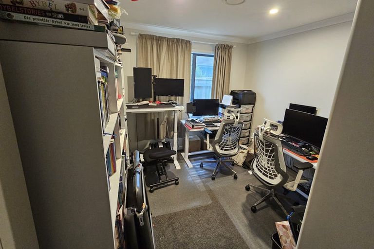 Photo of property in 10 Bridford Way, Paraparaumu, 5032