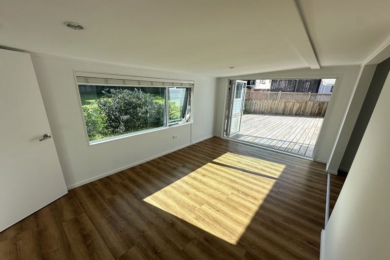 Photo of property in 2/130 Spinella Drive, Bayview, Auckland, 0629