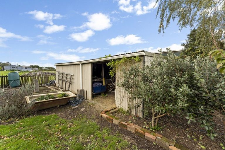 Photo of property in 129 Parewanui Road, Bulls, 4894