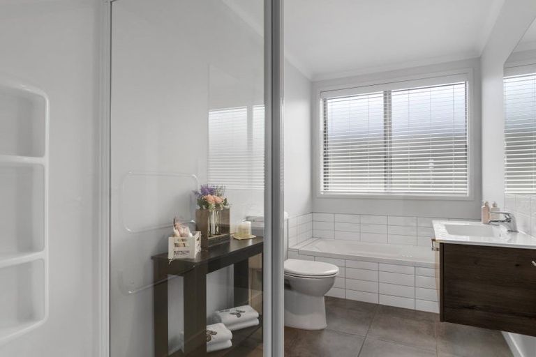 Photo of property in 2 Shannon Lane, Pyes Pa, Tauranga, 3112