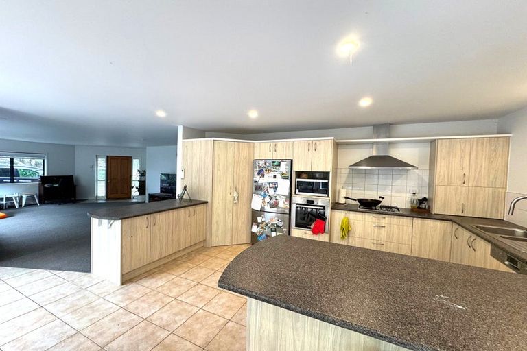 Photo of property in 7 Lone Tree Avenue, Te Atatu Peninsula, Auckland, 0610