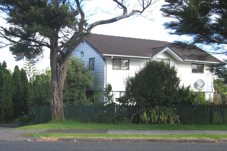 Photo of property in 1/18 Manuka Road, Glenfield, Auckland, 0629