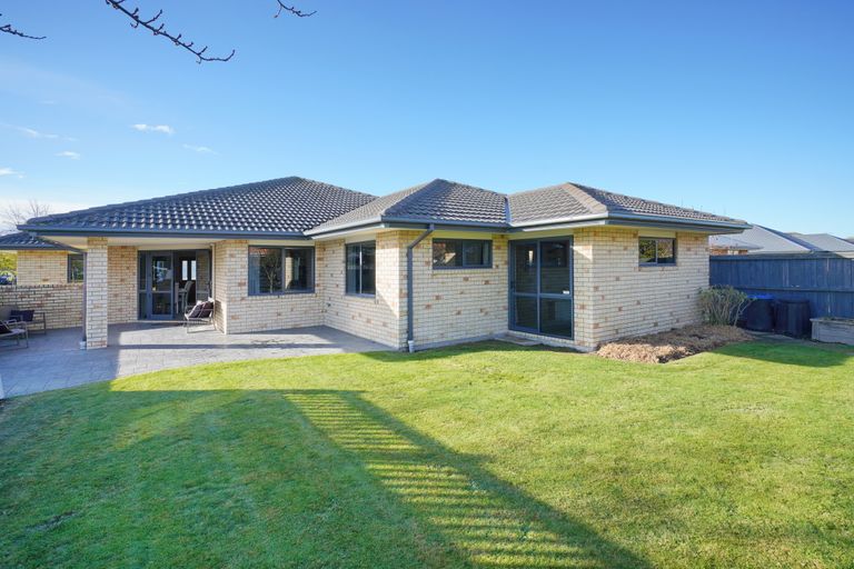 Photo of property in 21 Redfern Street, Northwood, Christchurch, 8051