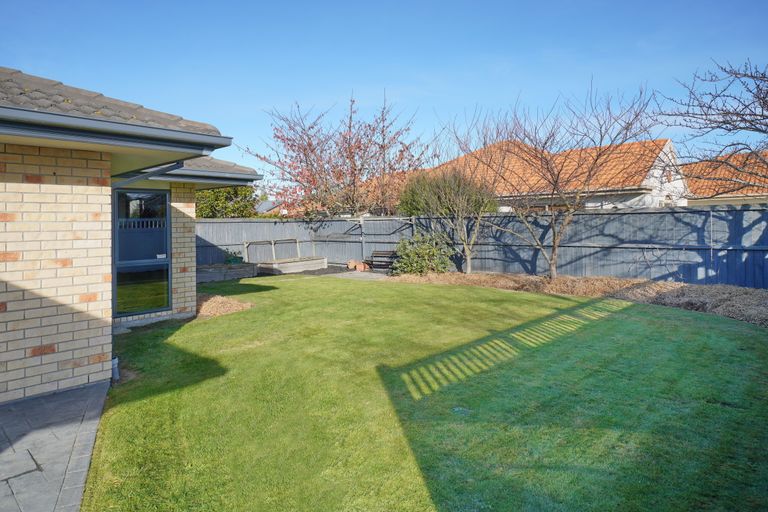 Photo of property in 21 Redfern Street, Northwood, Christchurch, 8051