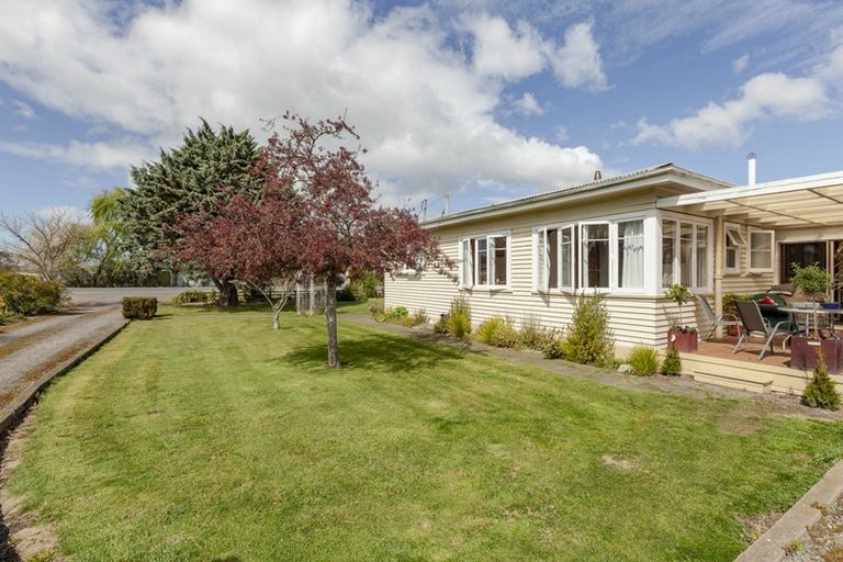 Photo of property in 2070 State Highway 2, Waipukurau, 4285
