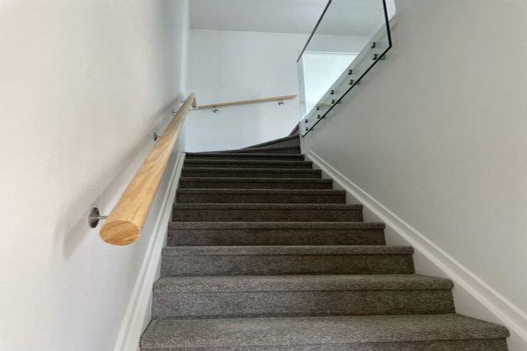Photo of property in 2a Cockayne Crescent, Sunnynook, Auckland, 0620