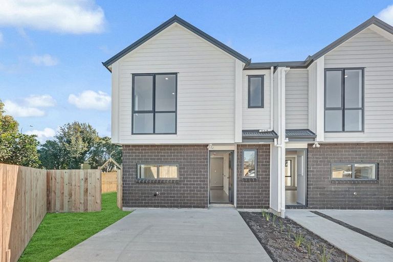 Photo of property in 11a Kelburn Lane, Mangere, Auckland, 2022