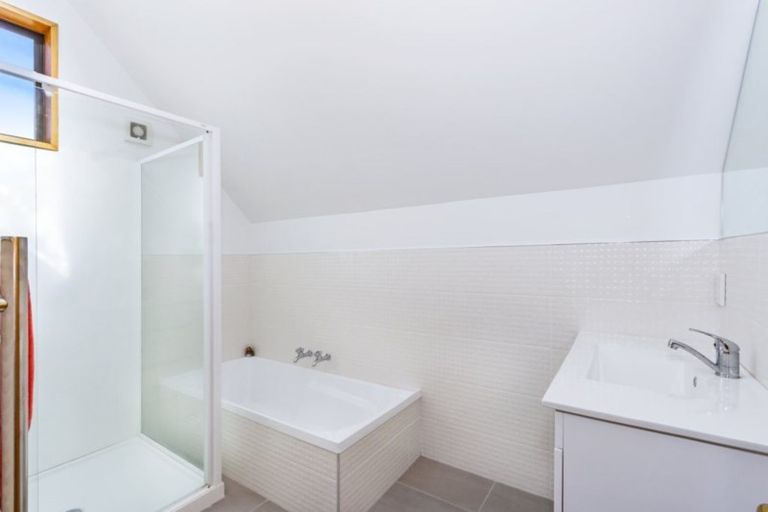 Photo of property in 27 Dovedale Avenue, Ilam, Christchurch, 8041