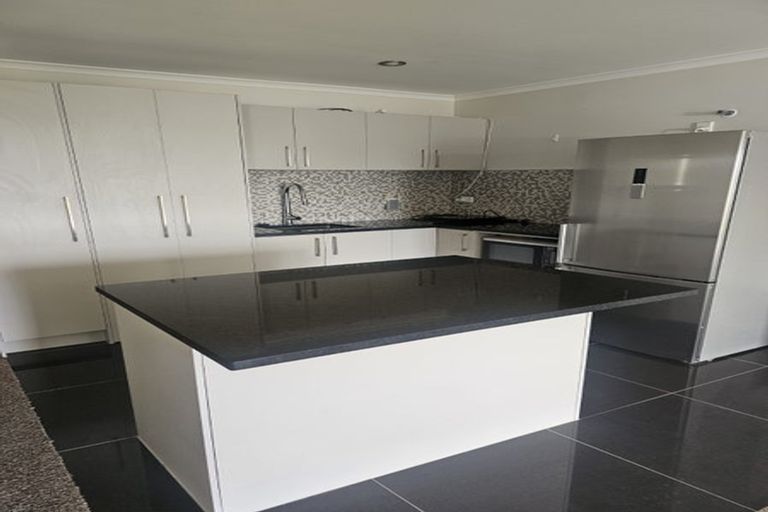 Photo of property in 12a Orams Road, Hillpark, Auckland, 2102