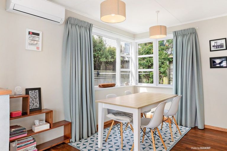 Photo of property in 109 Severn Street, Island Bay, Wellington, 6023