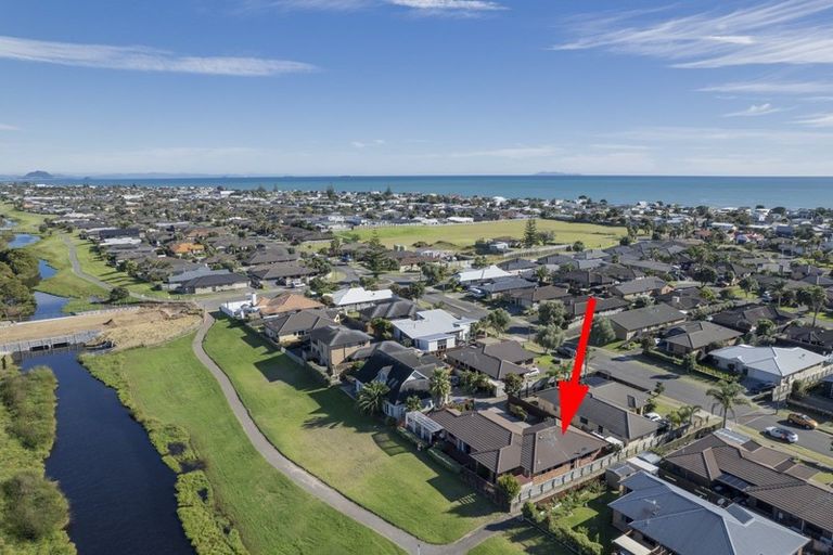 Photo of property in 16 Gibson Place, Papamoa Beach, Papamoa, 3118