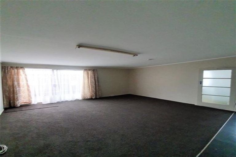 Photo of property in 39 Birdwood Avenue, Papatoetoe, Auckland, 2025