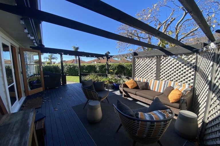 Photo of property in 24 Pembroke Street, Taradale, Napier, 4112