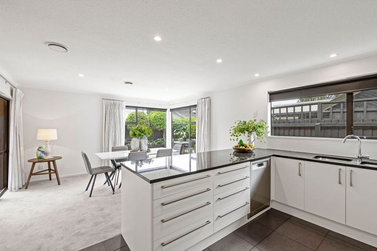 Photo of property in 26 Idris Road, Fendalton, Christchurch, 8052
