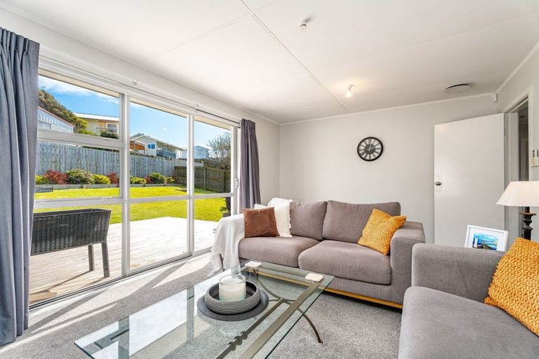 Photo of property in 3 Stipulate Place, Ascot Park, Porirua, 5024