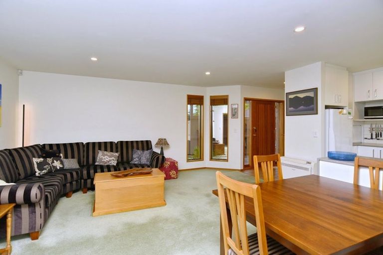 Photo of property in 5 Winters Road, Redwood, Christchurch, 8051