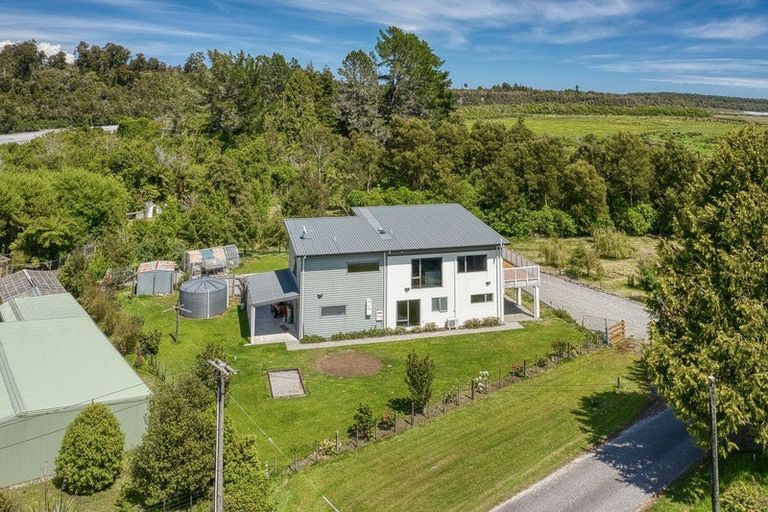 Photo of property in 91 Beach Road, Kakapotahi, Ross, 7885