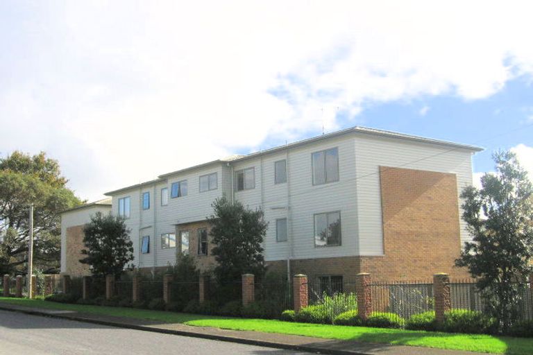 Photo of property in St Claire Village, 136/172 Mcleod Road, Te Atatu South, Auckland, 0610