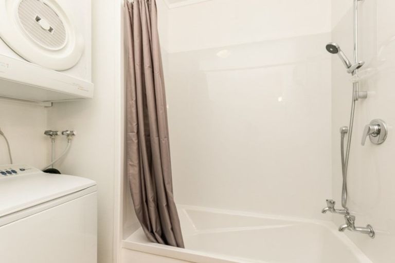 Photo of property in Hobson Court Flats, 34/70u Hobson Street, Thorndon, Wellington, 6011