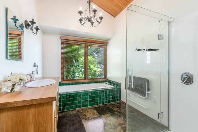 Photo of property in 14c Moffat Road, Red Beach, 0932