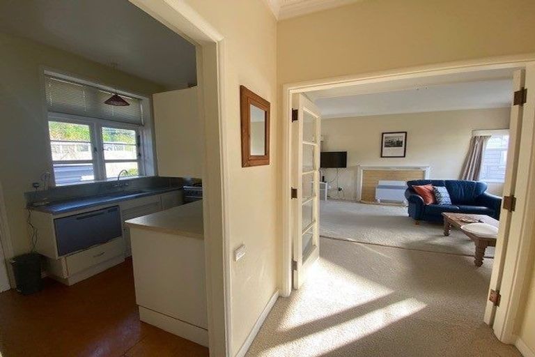 Photo of property in 6a Sefton Street, Wadestown, Wellington, 6012