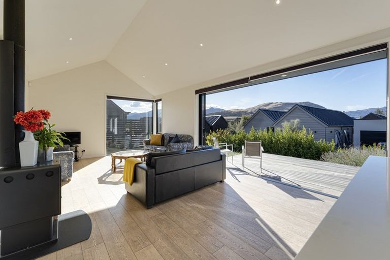 Photo of property in 3 Parera Lane, Jacks Point, Queenstown, 9371
