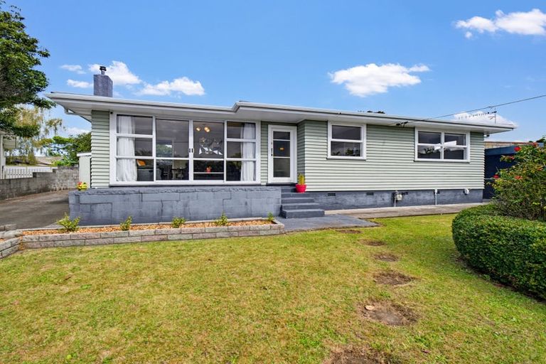 Photo of property in 4 Perth Place, Awapuni, Palmerston North, 4412