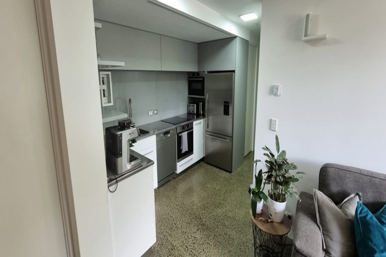 Photo of property in 2/83 Hinemoa Street, Birkenhead, Auckland, 0626