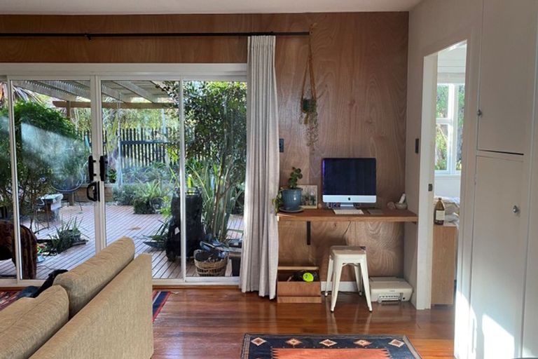 Photo of property in 41 Karaka Street, Helensville, 0800