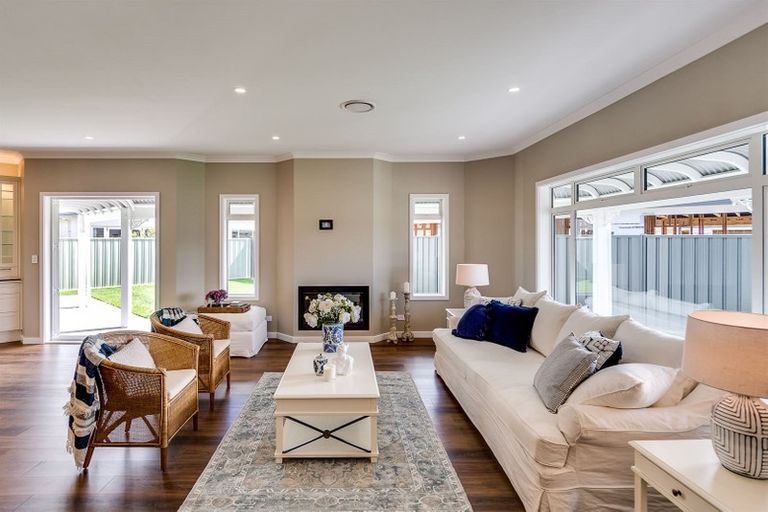 Photo of property in 14 Gee Place, Taradale, Napier, 4112